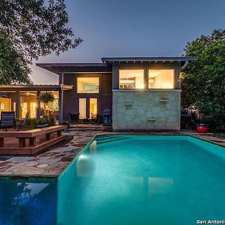 Serene Pool & Firepit In Stunning Home By Airport Σαν Αντόνιο Εξωτερικό φωτογραφία