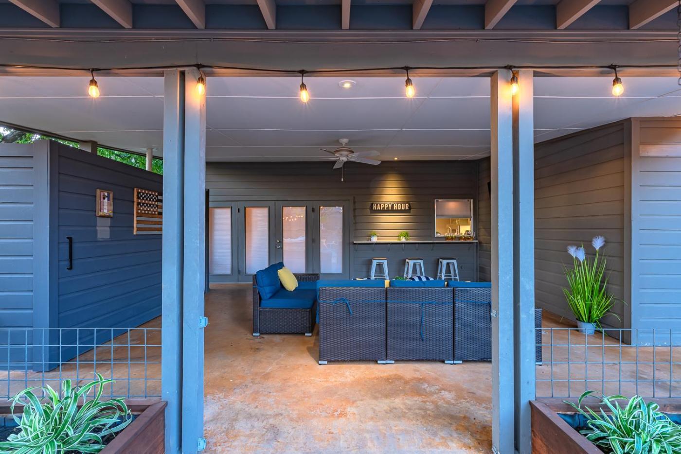 Serene Pool & Firepit In Stunning Home By Airport Σαν Αντόνιο Εξωτερικό φωτογραφία