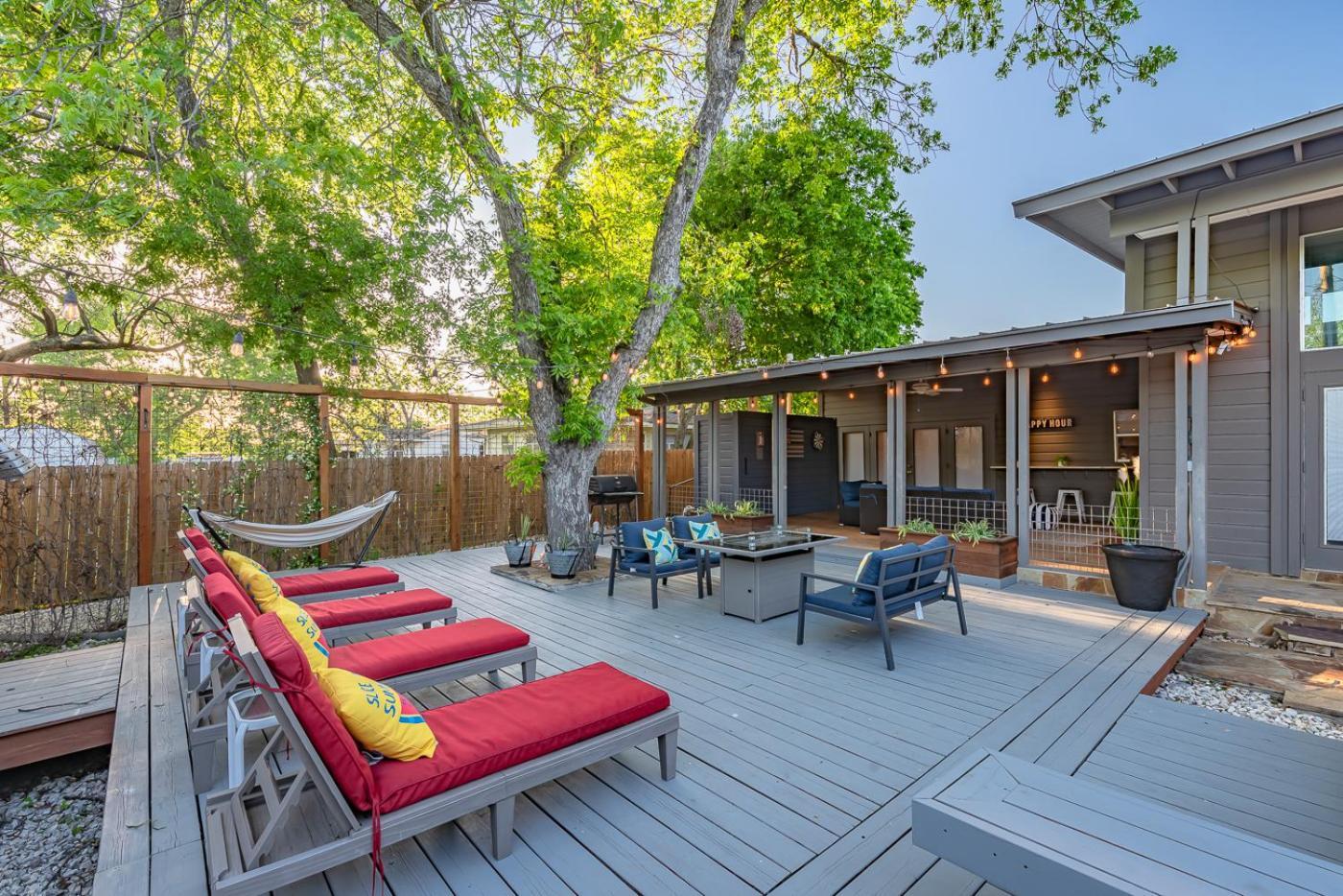 Serene Pool & Firepit In Stunning Home By Airport Σαν Αντόνιο Εξωτερικό φωτογραφία