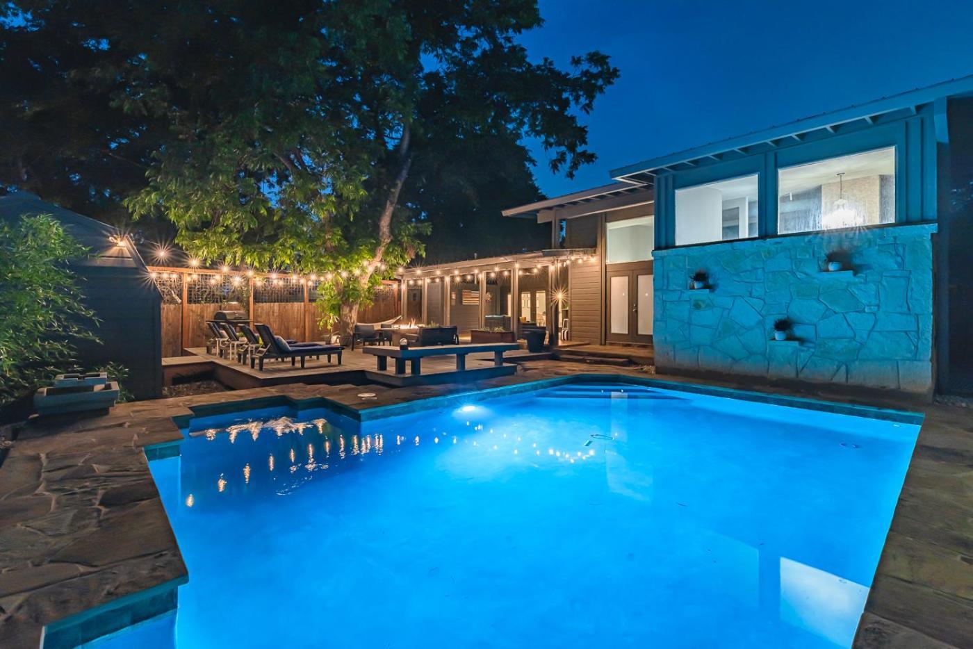 Serene Pool & Firepit In Stunning Home By Airport Σαν Αντόνιο Εξωτερικό φωτογραφία