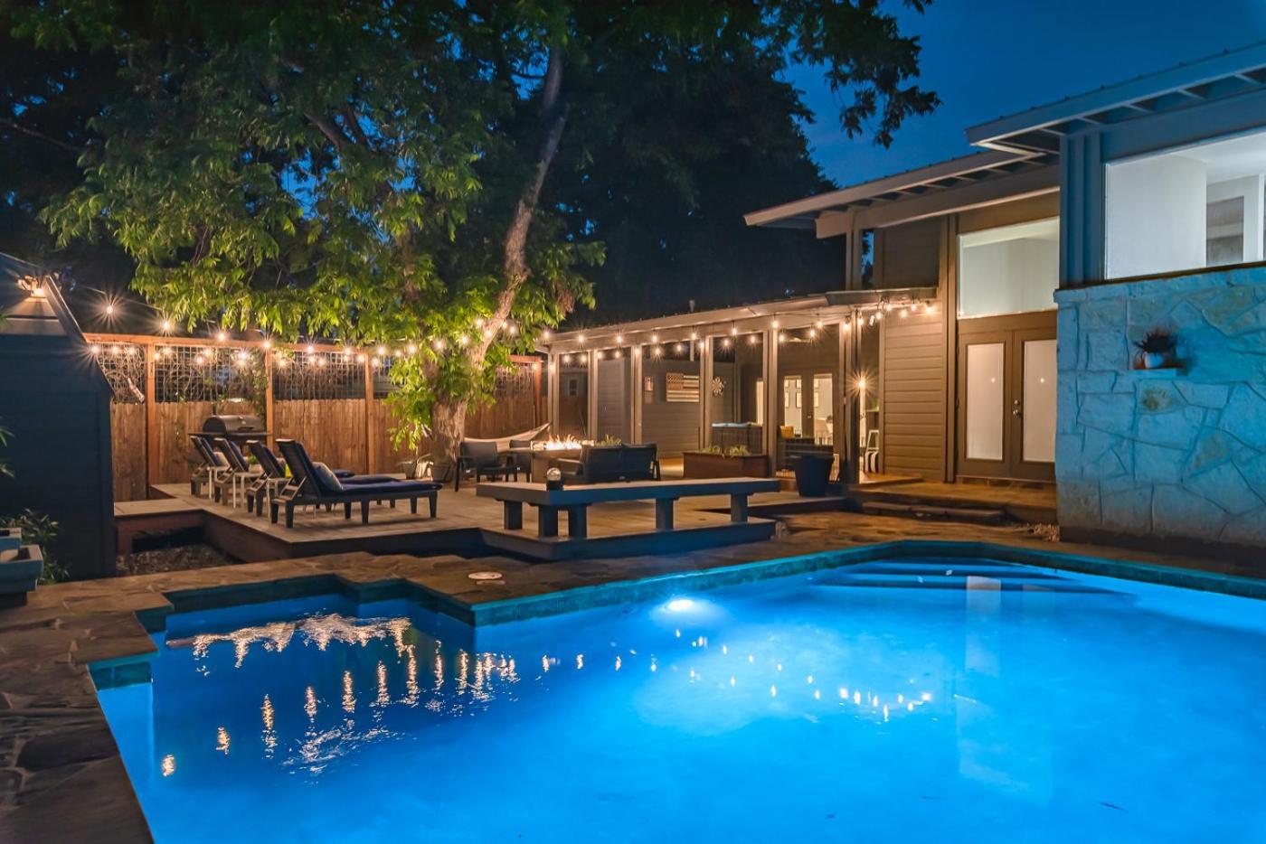 Serene Pool & Firepit In Stunning Home By Airport Σαν Αντόνιο Εξωτερικό φωτογραφία