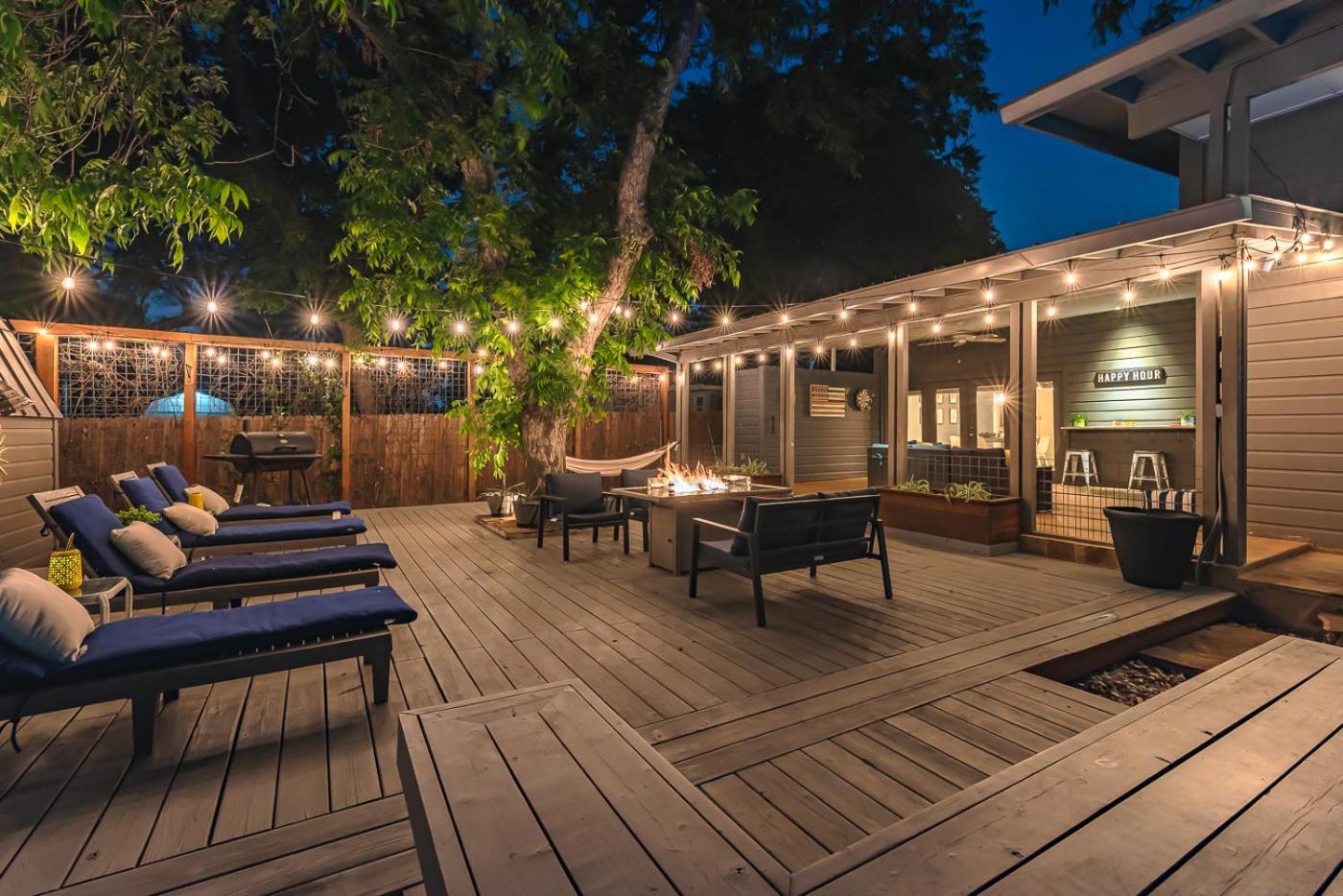 Serene Pool & Firepit In Stunning Home By Airport Σαν Αντόνιο Εξωτερικό φωτογραφία